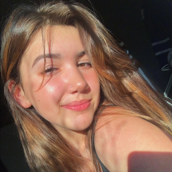 Meet your Posher, Audrey - Picture 1 of 1